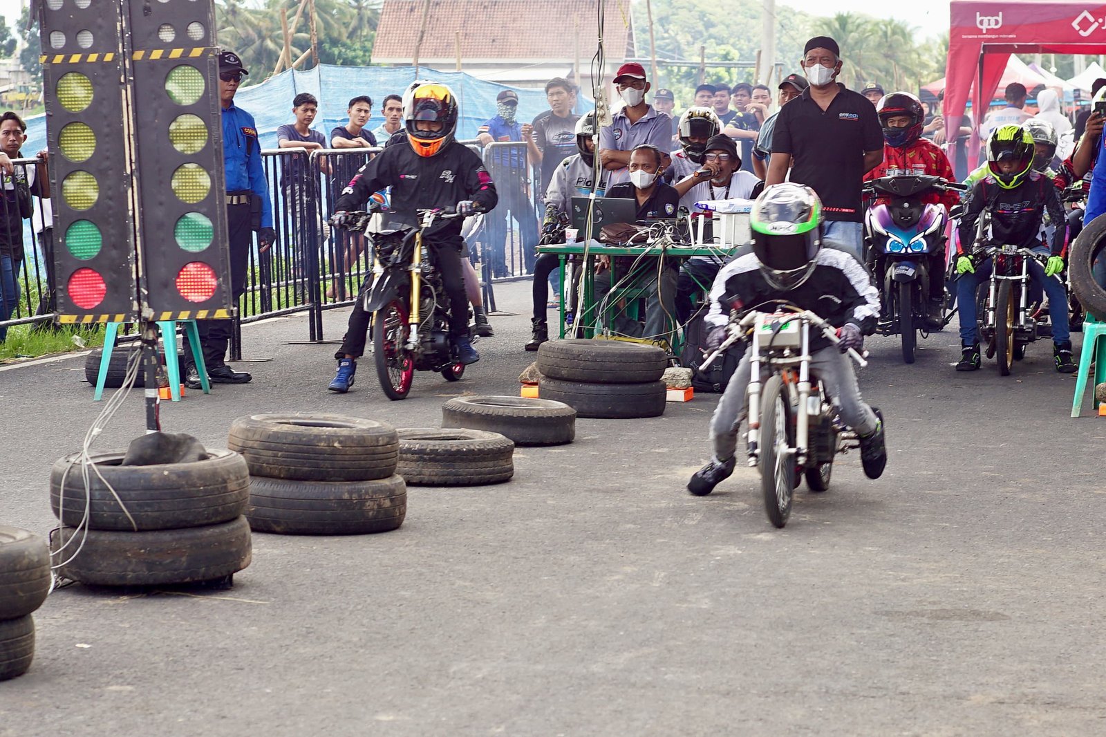$rows[judul]